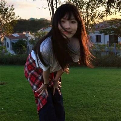 女孩不微笑 封面